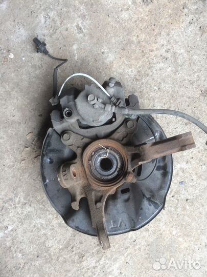 Поворотный кулак левый Honda Civic 9 хэтчбек