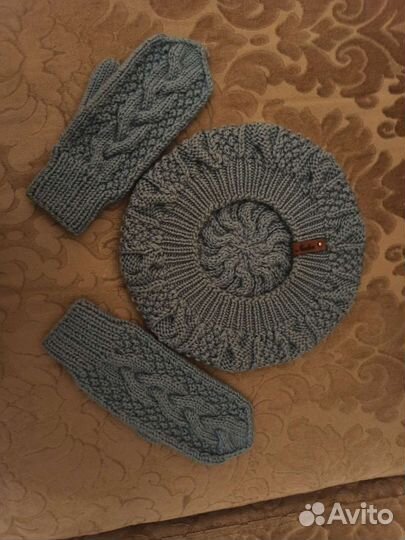 Комплект вязаный