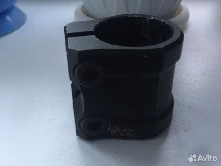 Зажим для трюкового самоката hic