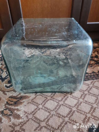 Стеклянная ёмкость