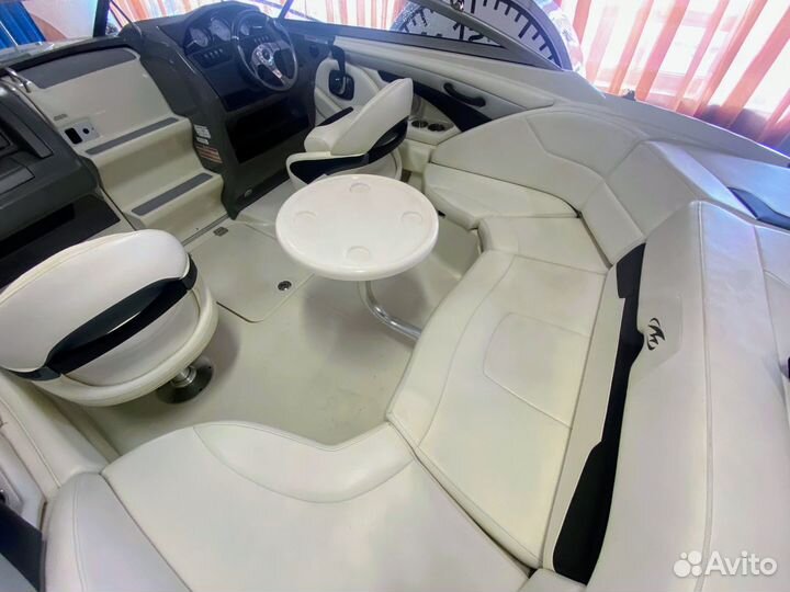 Моторный катер Monterey 224 FSC