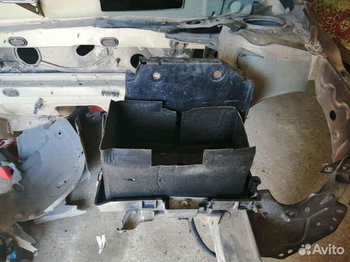 Консоль под акб Рено Кангу 2