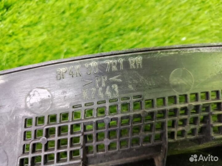 Решетка под лобовое стекло Mazda 3 BK