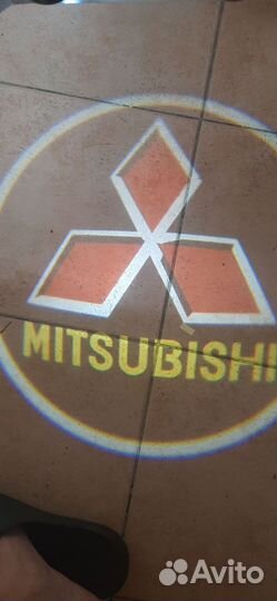 Подсветка в двери mitsubishi