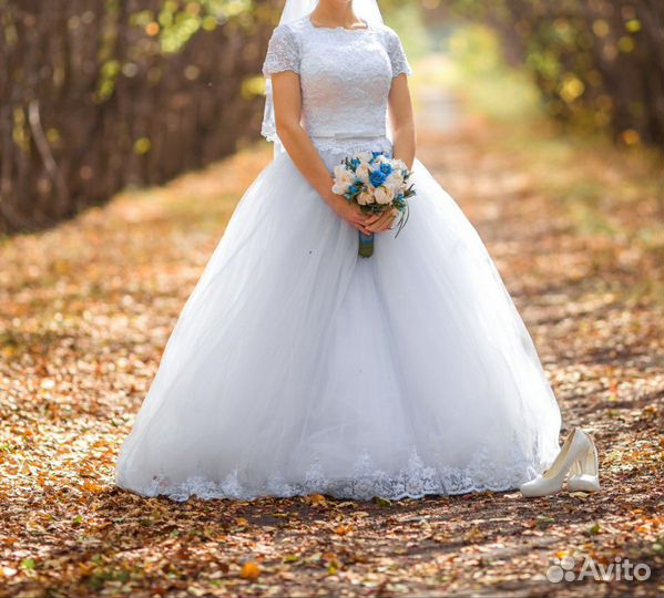 Белое платье