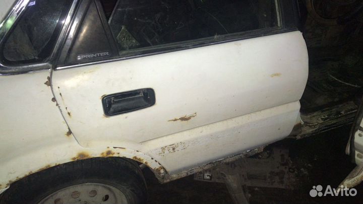 Двери передние задние на тойота спринтер