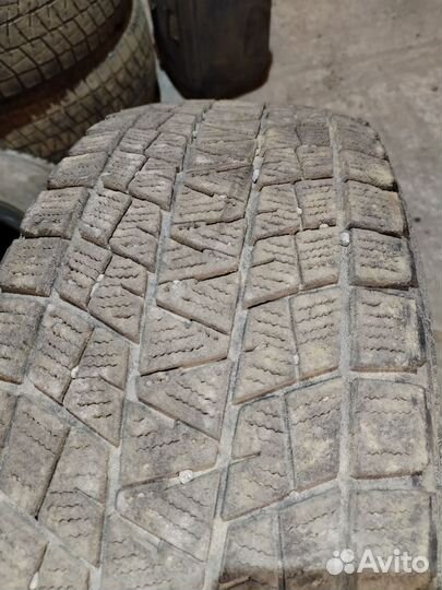 Bridgestone Blizzak Ice 2.25/65 R17 31M