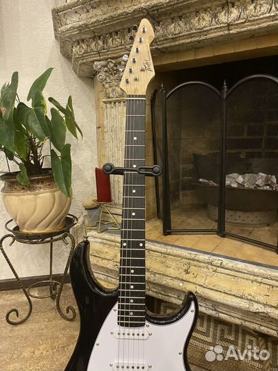 Электрогитара