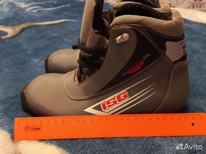 Лыжные ботинки isg. Перчатки на девочку 