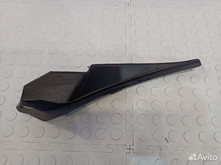 Уголок жабо передний правый Renault Arkana