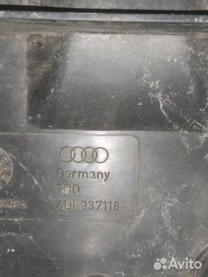 Крышка блока предохранителей audi A8 4D