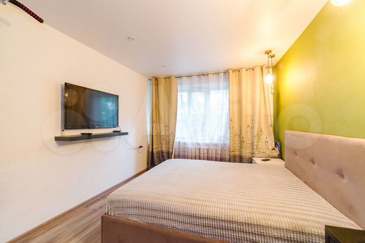 4-к. квартира, 87 м², 1/5 эт.