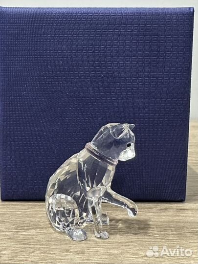 Swarovski кот