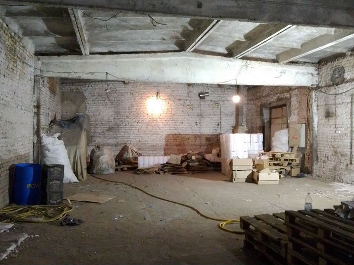 Гараж, > 30 м²