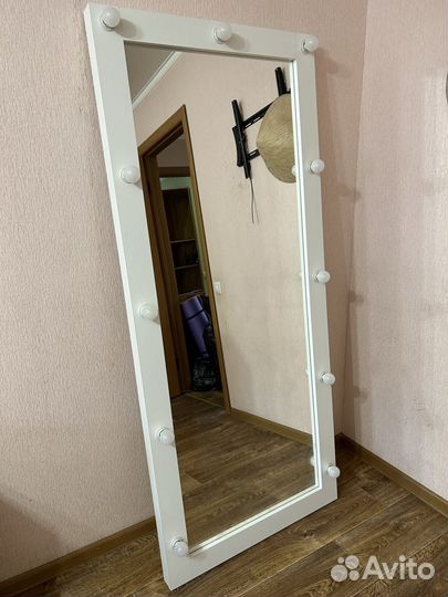 Зеркало с подсветкой