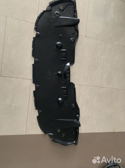 Пыльник на Toyota Camry v70