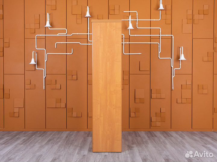 Книжный шкаф