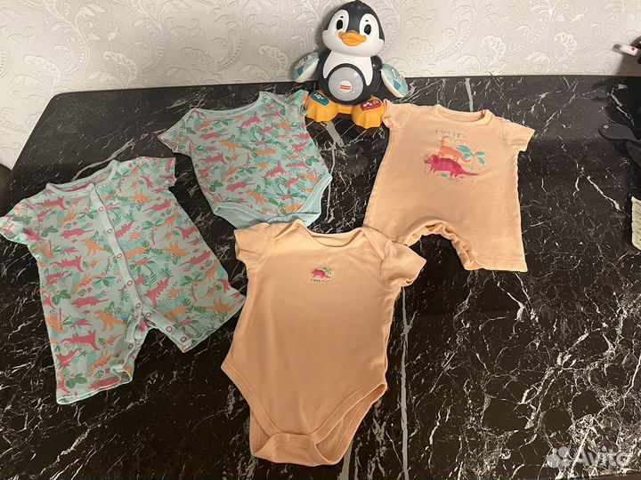 Комплект песочников и боди mothercare