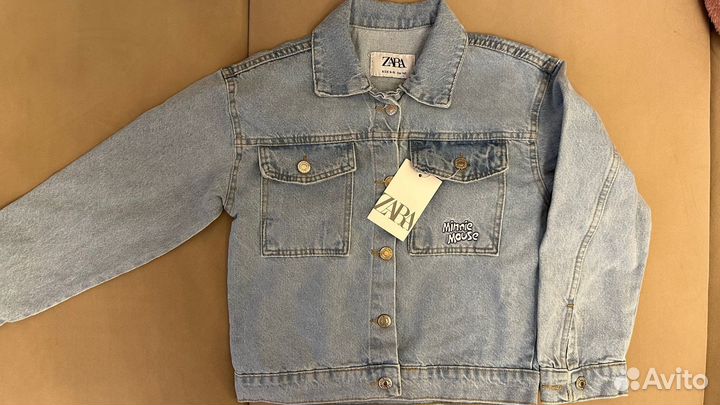 Джинсовая куртка и толстовка