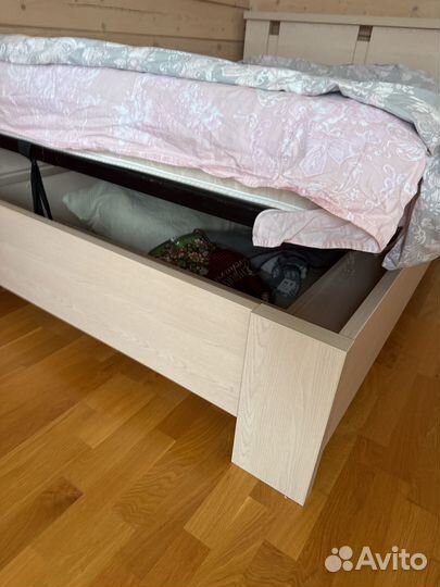 Кровать с подъемным механизмом 160х200