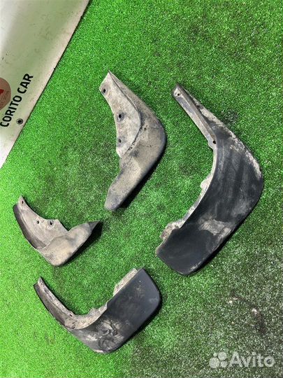 Брызговик Nissan Terrano D10 F4RE410 2017