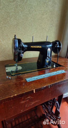 Ретро швейная машина Minerva