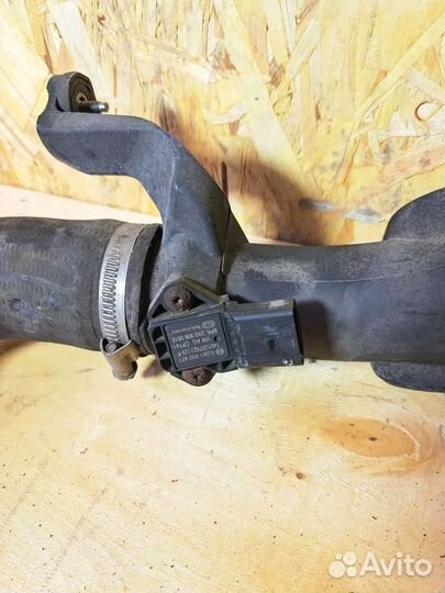 Патрубок интеркулера VW Passat (B7) 2011