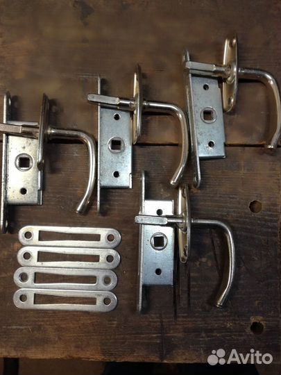 Мебельная фурнитура (ручки, ножки, шарниры)