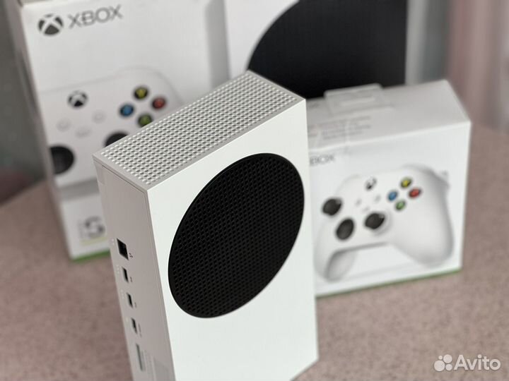 Xbox Series S с новым геймпадом (Ростест)