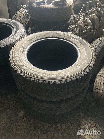 Dunlop SP Winter Ice 01 235/65 R17 108T