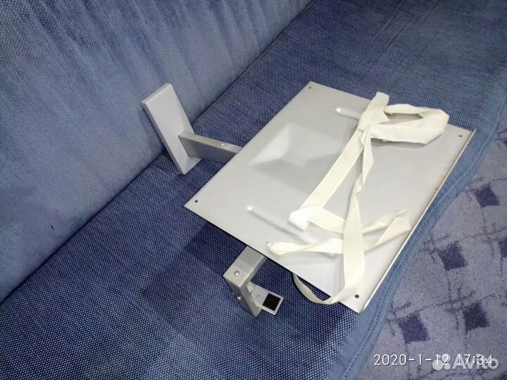 Подставка под телевизор с приставкой или DVD