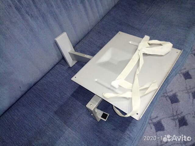 Подставка под телевизор с приставкой или DVD