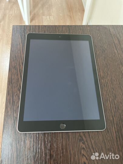 iPad 5 поколения 32gb Gray