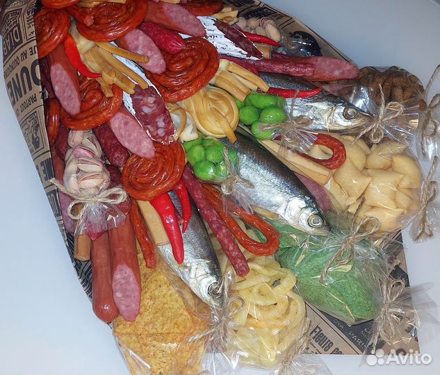 Букет мужской с ряпушка, колбасой и закусками