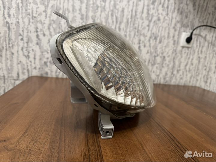 Фара Правая Toyota Corolla Fielder Allex Runx Е120