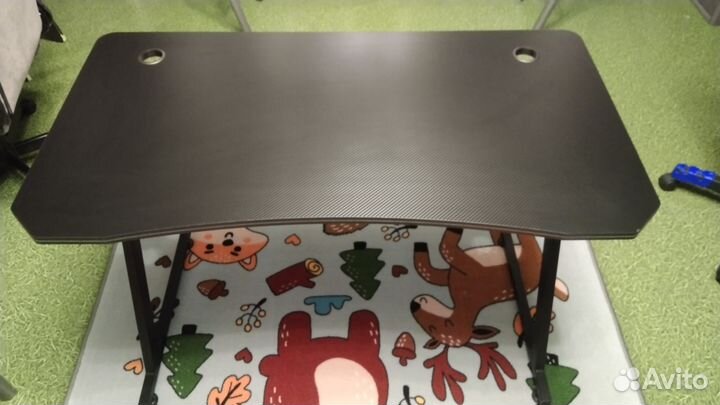 Игровой компьютерный стол