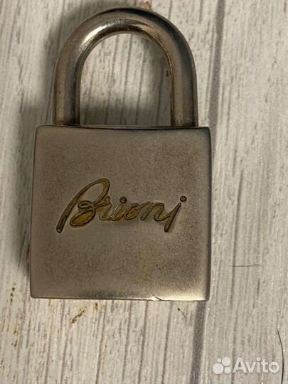 Замки louis vuitton и brioni