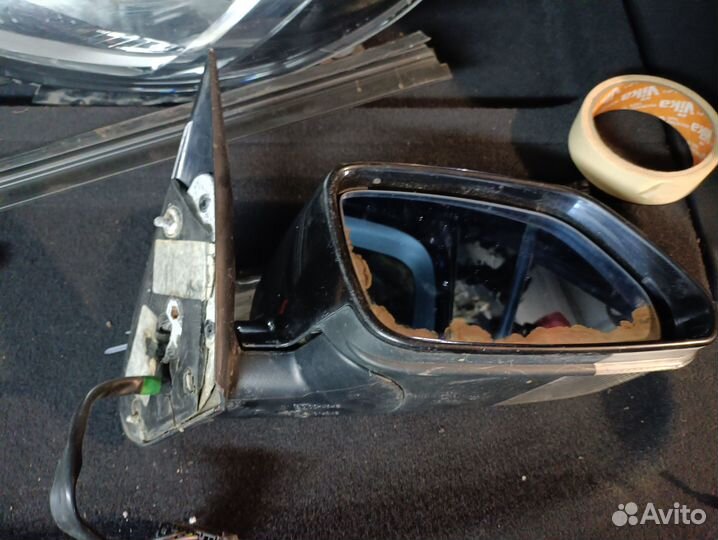 Правое зеркало Skoda Octavia A5