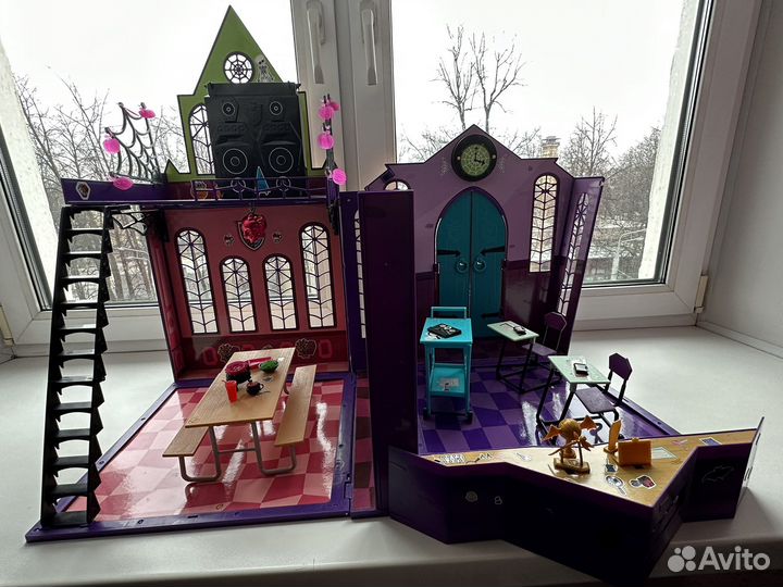 Школа Monster High