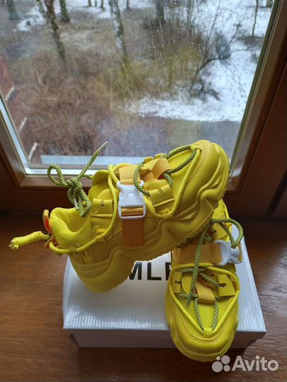 Кроссовки женские 38 размер