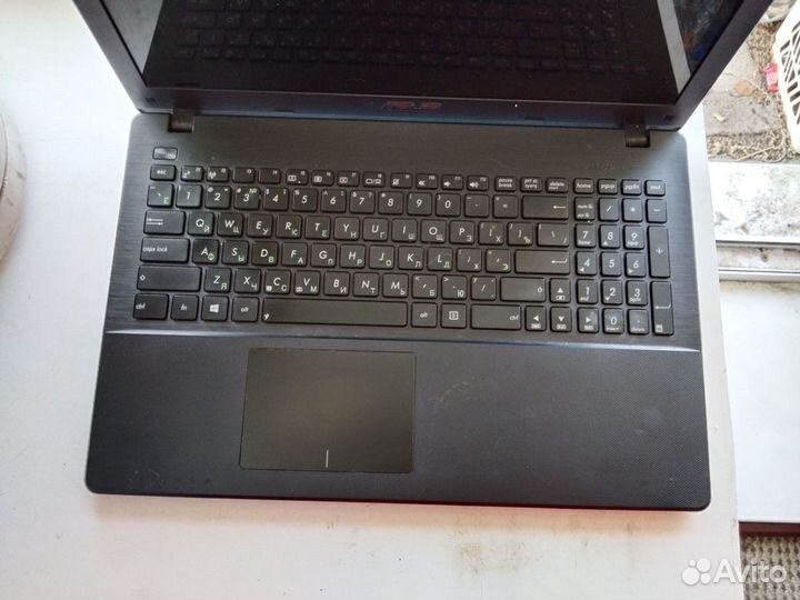 Ноутбук Asus x552e