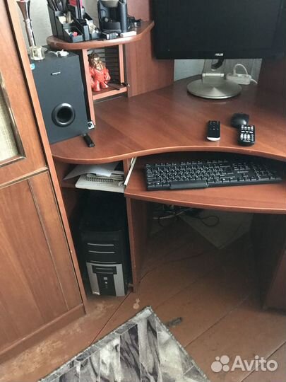 Компьютерный стол