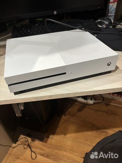 Xbox One s