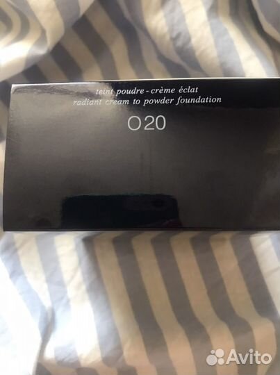 Cle de Peau гибридный тональный крем