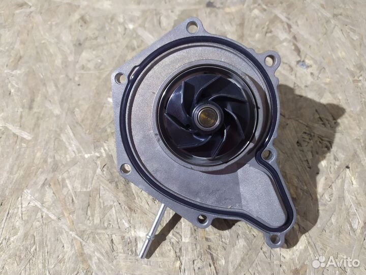 Насос водяной (помпа) audi A6 C7,4G 2011