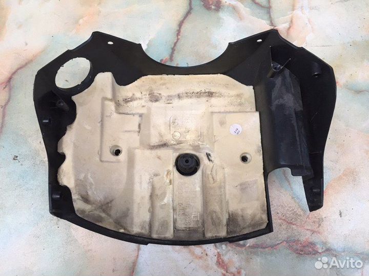 Кожух рулевой колонки Opel Astra H sedan Z16XER