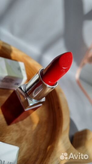 Помада Clinique