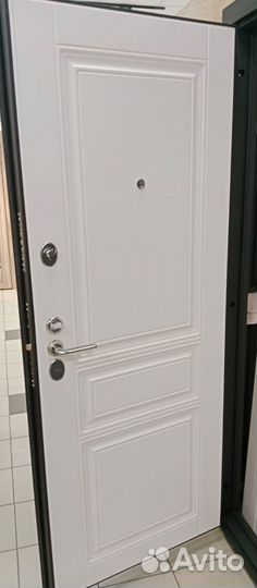 Входная дверь