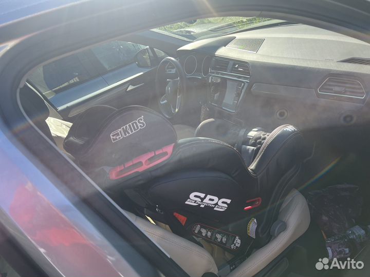 Автомобильное детское кресло