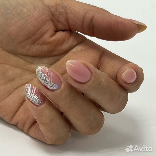 Маникюр, педикюр, наращивае ногтей